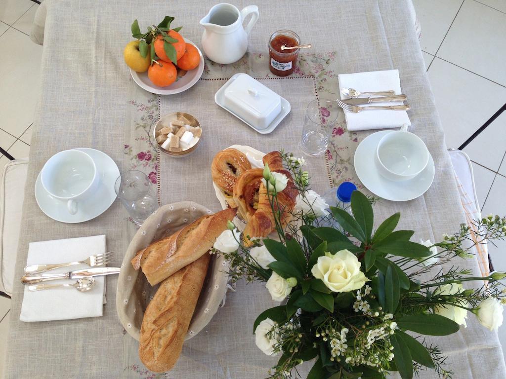 Les Camelias Bed & Breakfast Lalinde Eksteriør bilde
